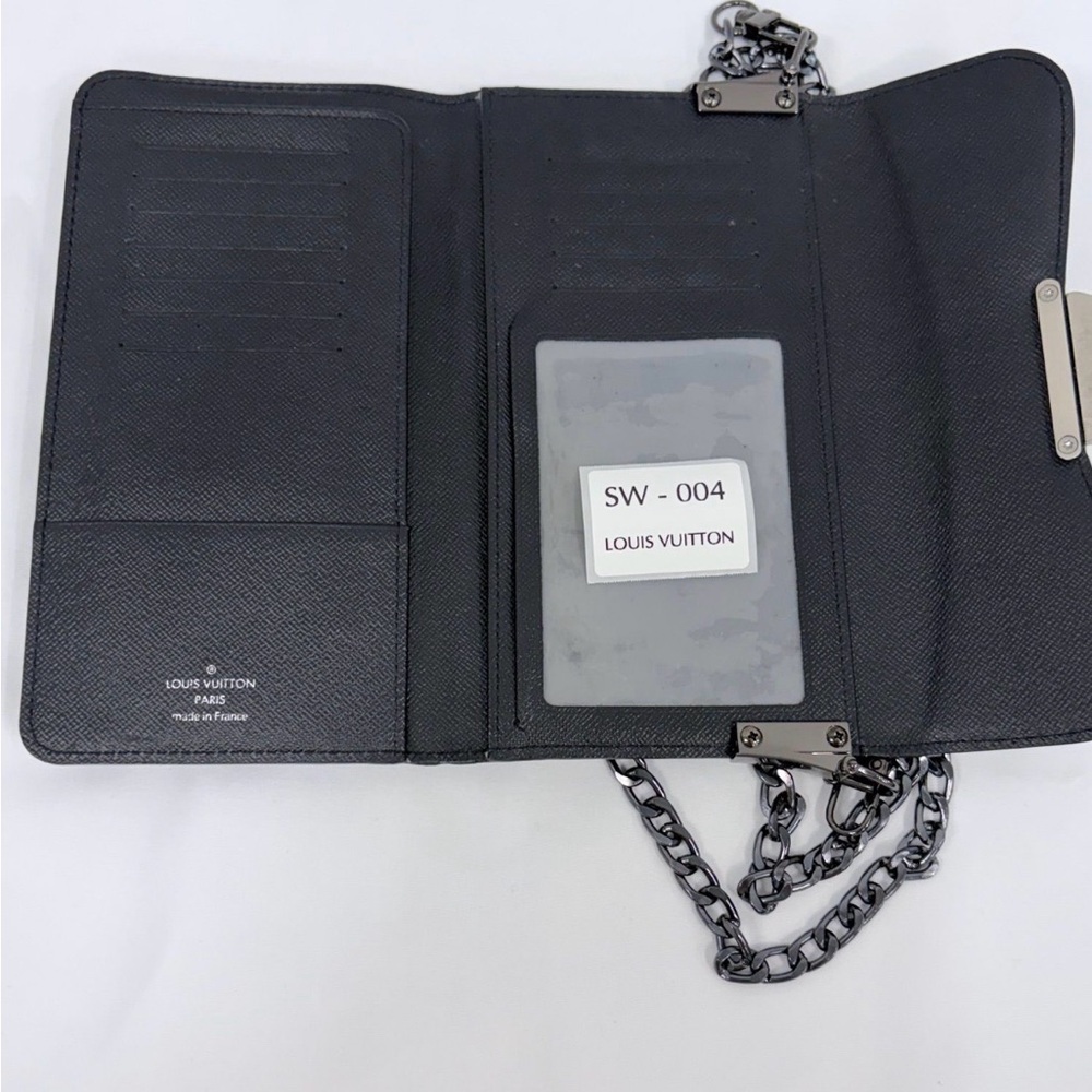 💯. Louis Vuitton Black Epi Eugenie Leather Chain Crossbody Wallet - Picture 5 of 6